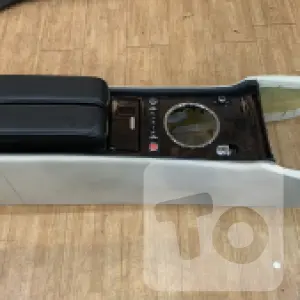 BENTLEY CONTINENTAL FLYING SPUR 2012 ARMREST CENTER CONSOLE